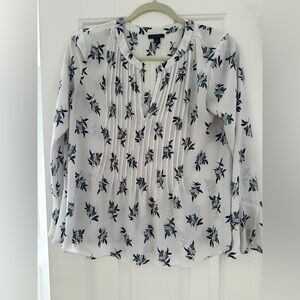 Gorgeous flowy top. Ann Taylor